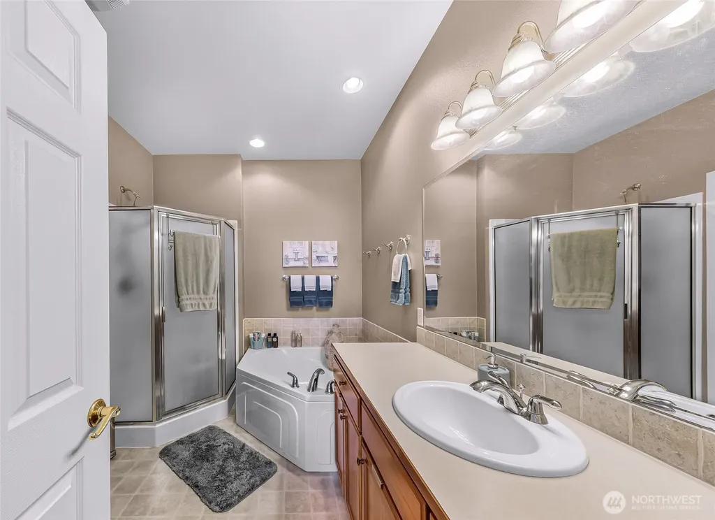 1725 Harrison Lynden WA 98264