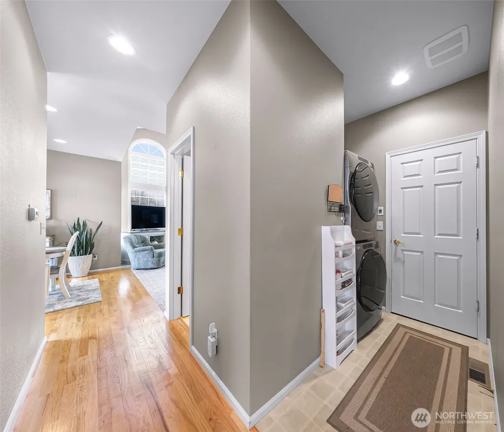 1725 Harrison Lynden WA 98264