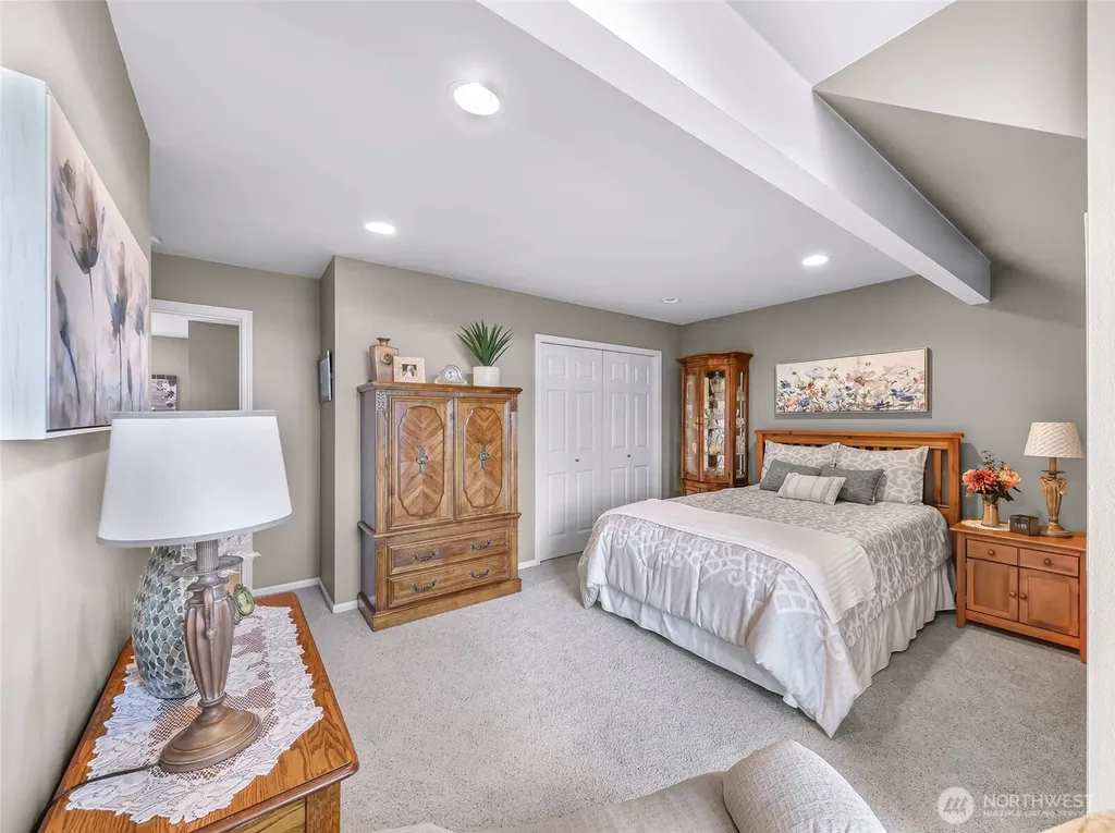 1725 Harrison Lynden WA 98264