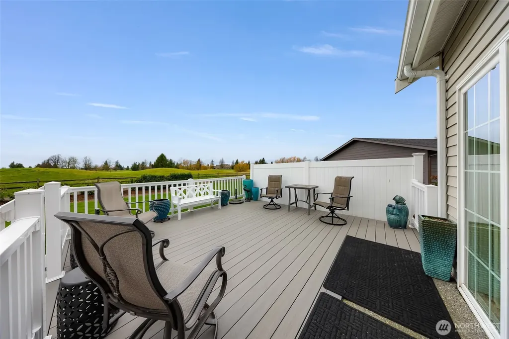 1725 Harrison Lynden WA 98264