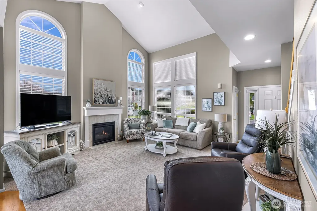 1725 Harrison Lynden WA 98264