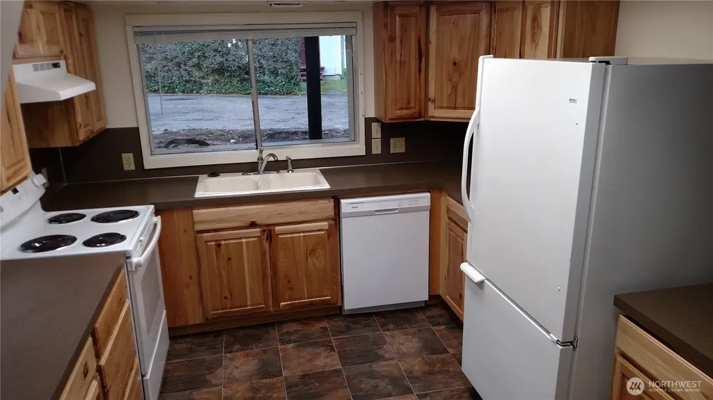 1259 Northlake Way NW Bremerton WA 98312