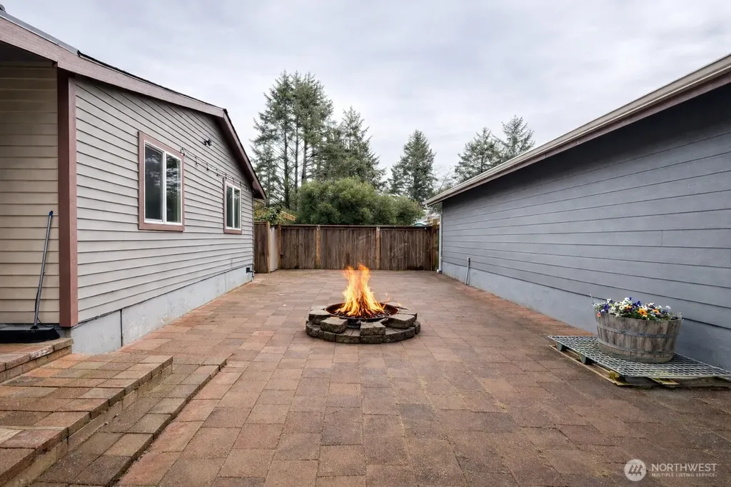 329 Sextans Avenue SW Ocean Shores WA 98569
