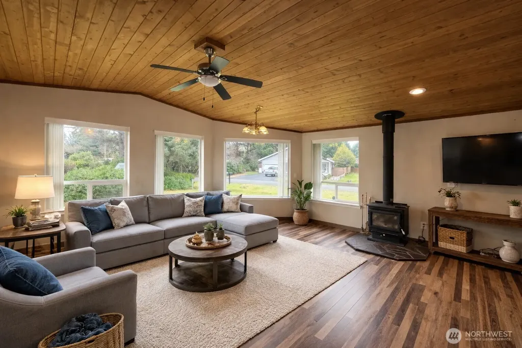 329 Sextans Avenue SW Ocean Shores WA 98569
