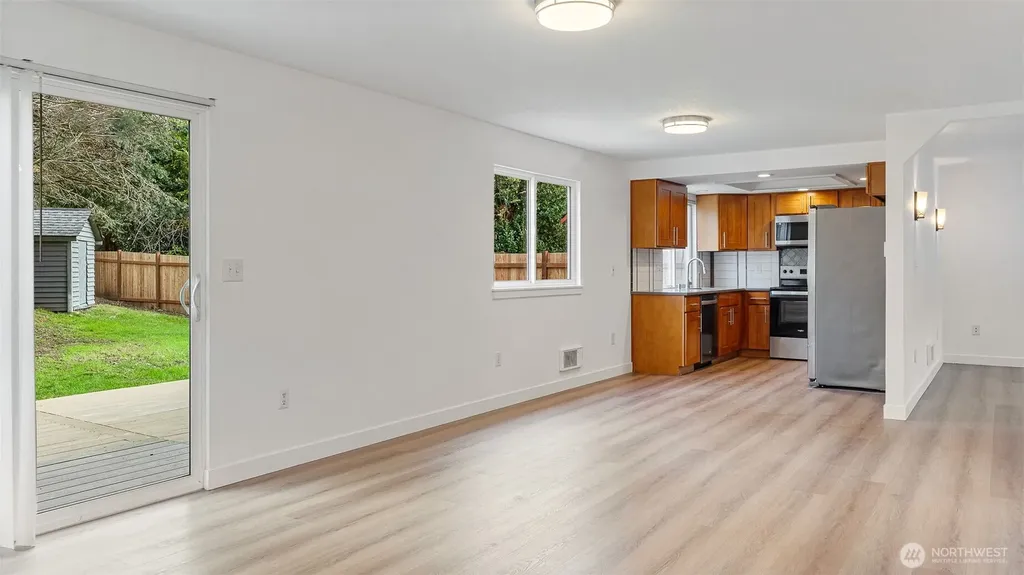 5909 Glenwood Avenue Everett WA 98203