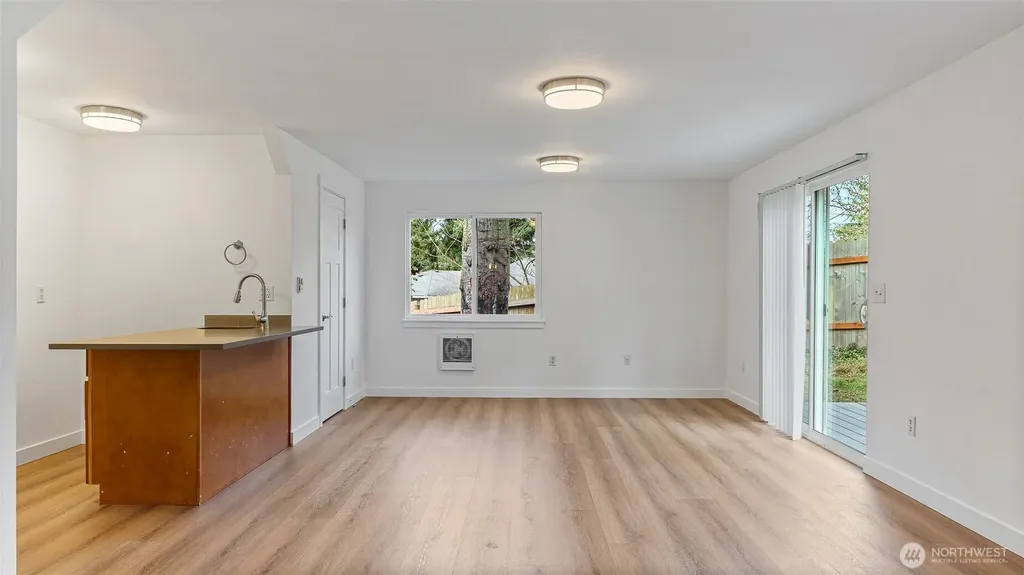 5909 Glenwood Avenue Everett WA 98203