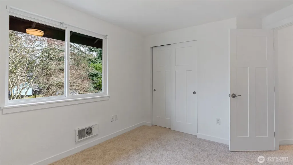 5909 Glenwood Avenue Everett WA 98203