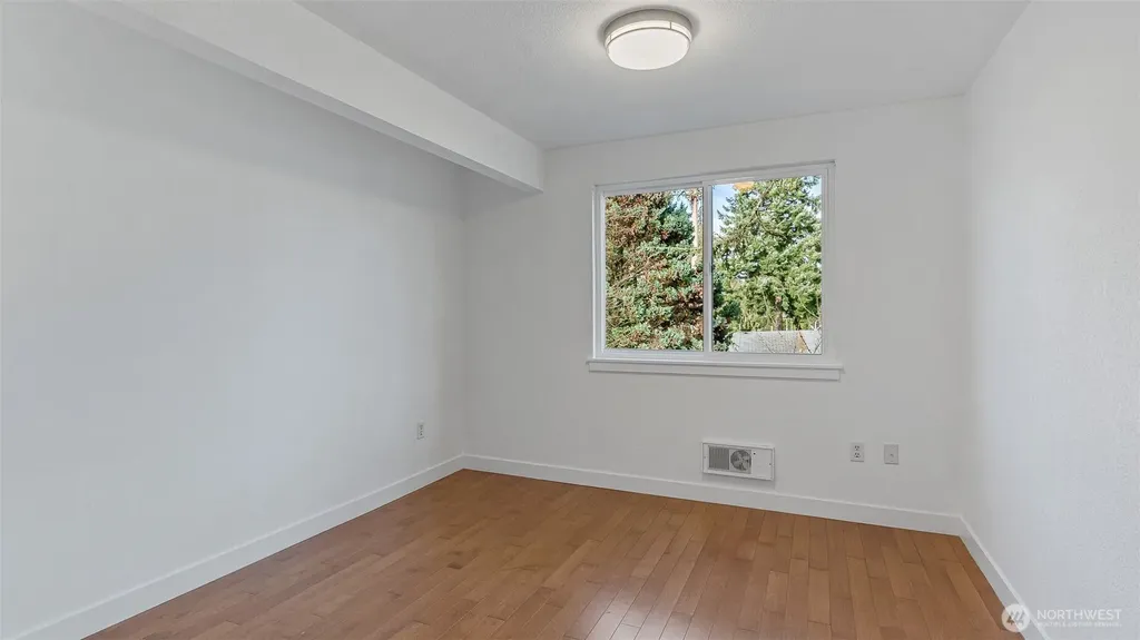 5909 Glenwood Avenue Everett WA 98203