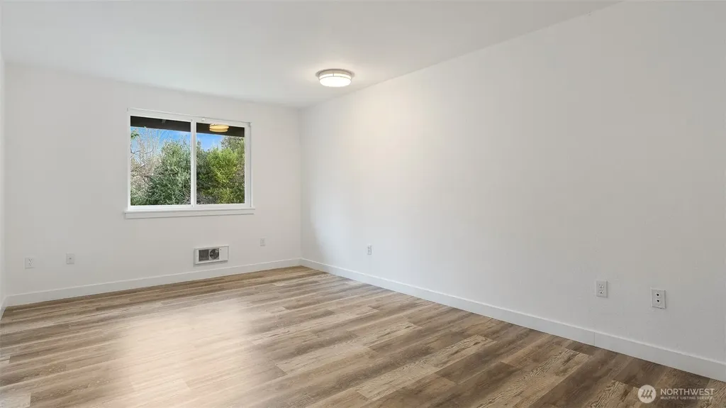 5909 Glenwood Avenue Everett WA 98203