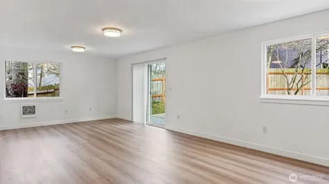 5909 Glenwood Avenue Everett WA 98203