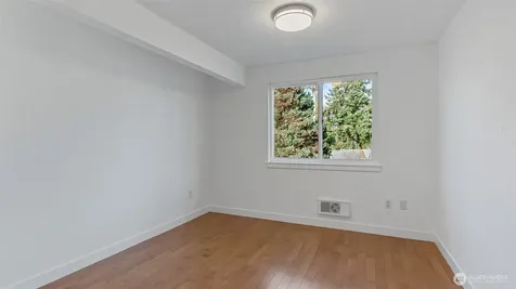 5909 Glenwood Avenue Everett WA 98203