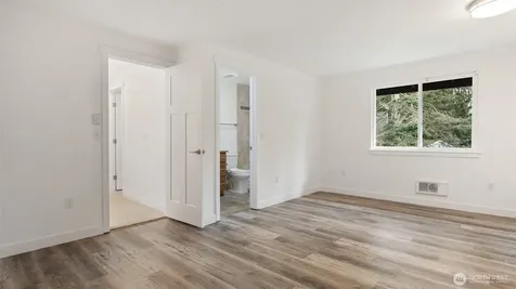 5909 Glenwood Avenue Everett WA 98203