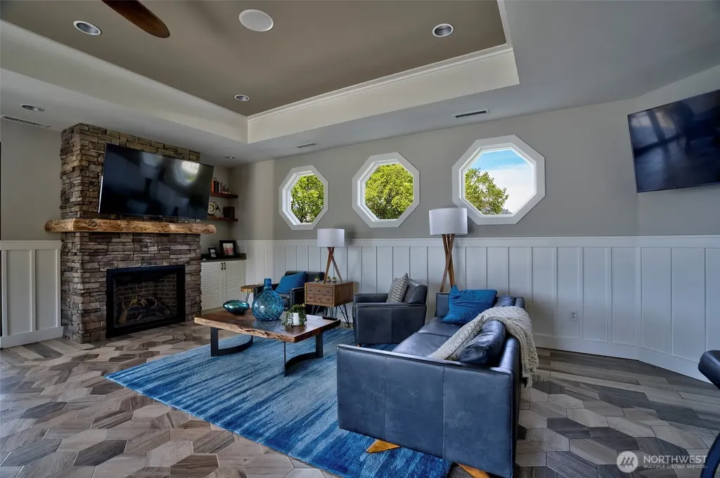 1350 W Woodin Avenue Chelan WA 98816