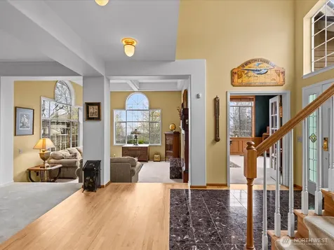 19607 110th Place NE Bothell WA 98011