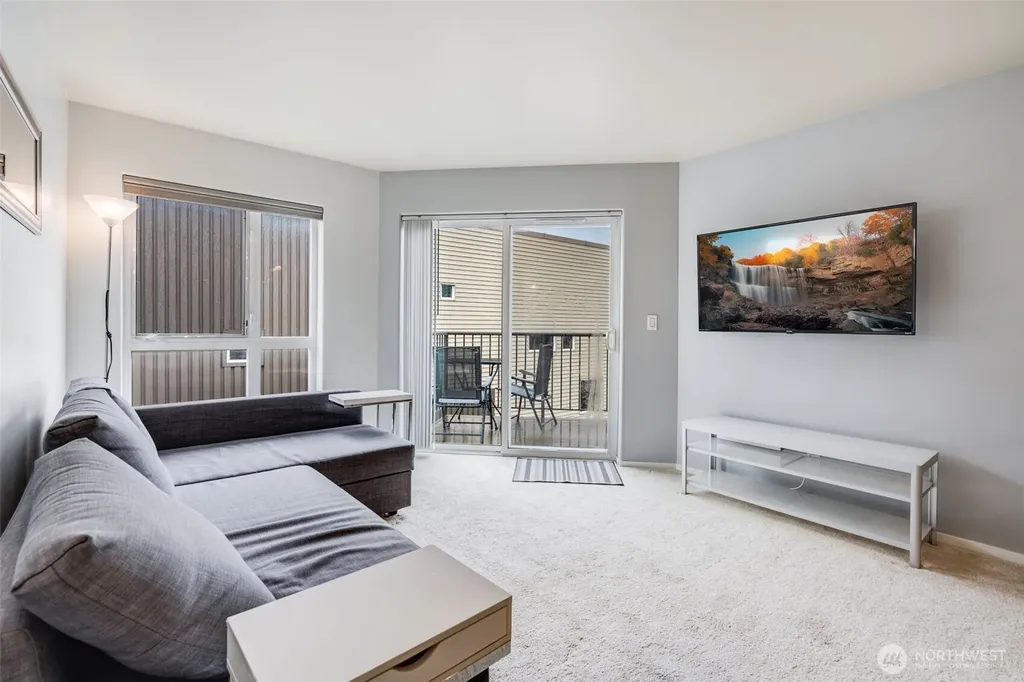 4020 Aurora Avenue N Seattle WA 98104