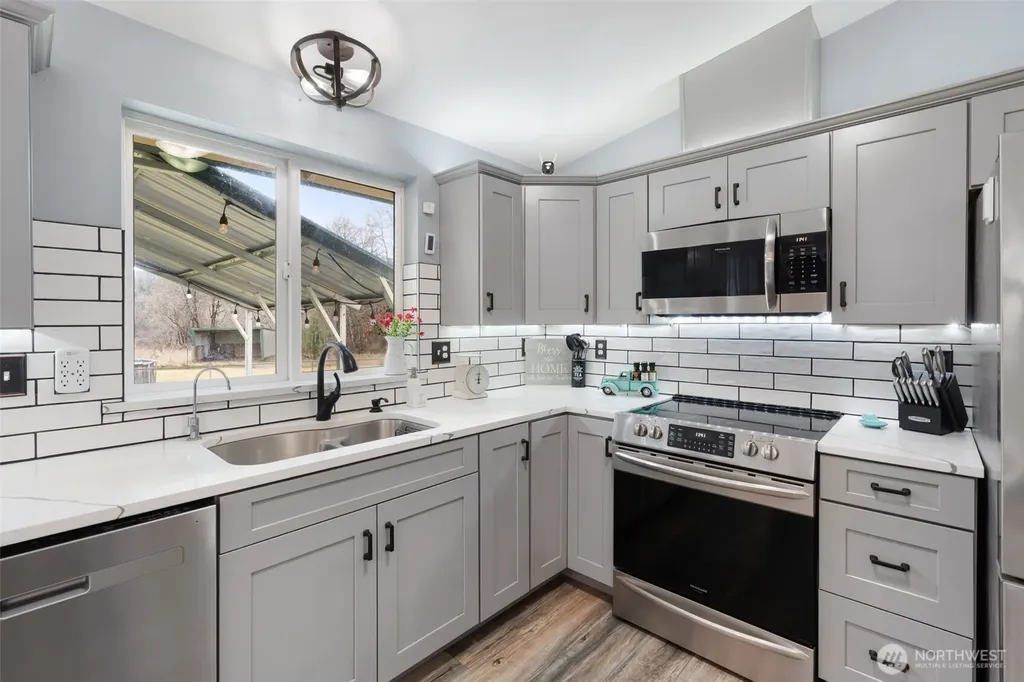 453 Coma Road Vader WA 98593