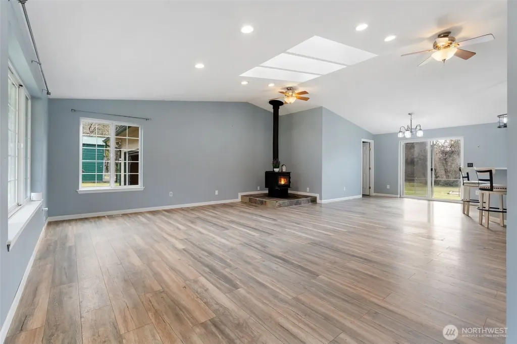 453 Coma Road Vader WA 98593