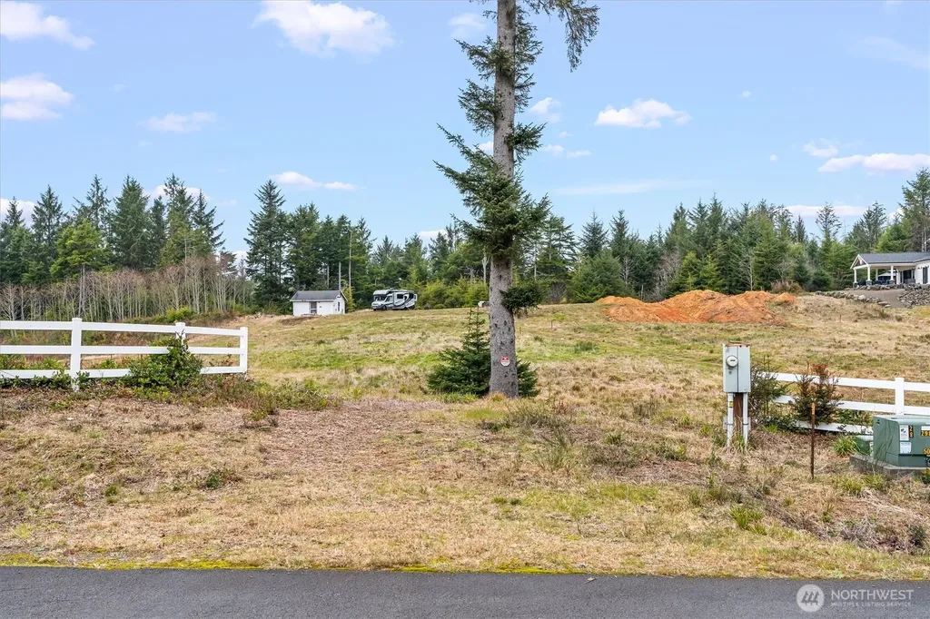 14 Chauncey Lane W Pacific Beach WA 98571