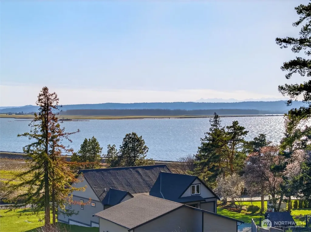 5 Bayside Terrace Drive Mount Vernon WA 98273