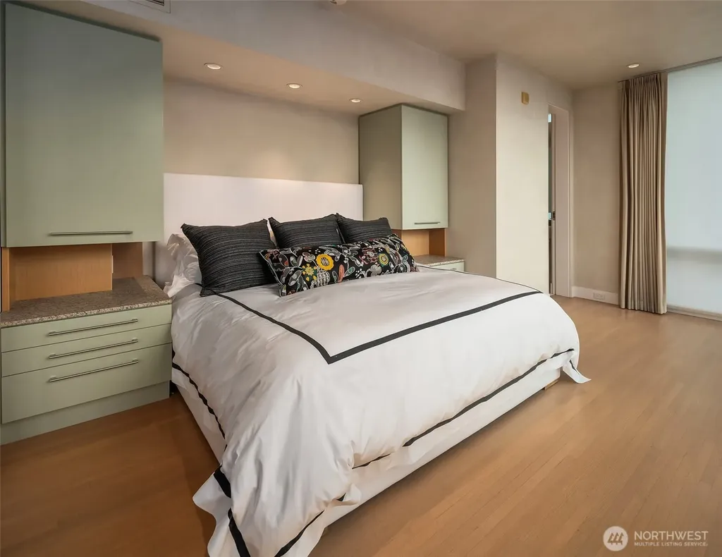 715 2nd Avenue Seattle WA 98104
