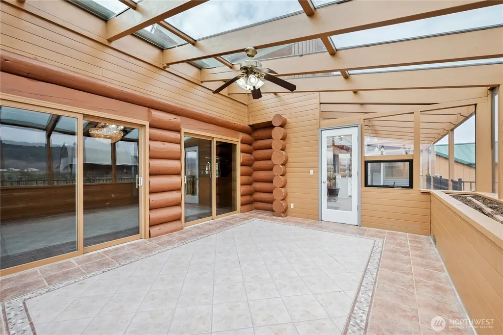 6946 Willow Grove Road Longview WA 98632
