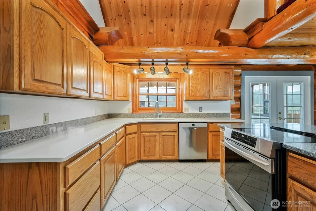 6946 Willow Grove Road Longview WA 98632