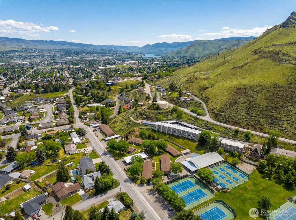1818 Skyline Drive Wenatchee WA 98801