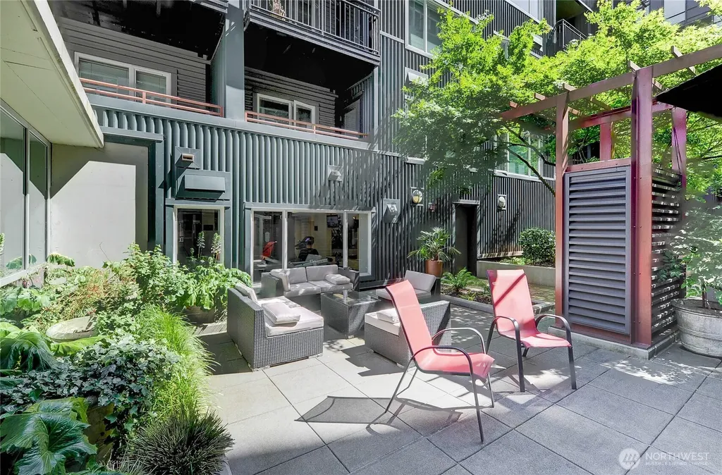 2717 Western Avenue Seattle WA 98121