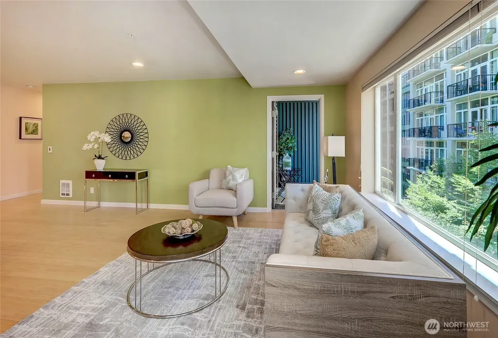 2717 Western Avenue Seattle WA 98121
