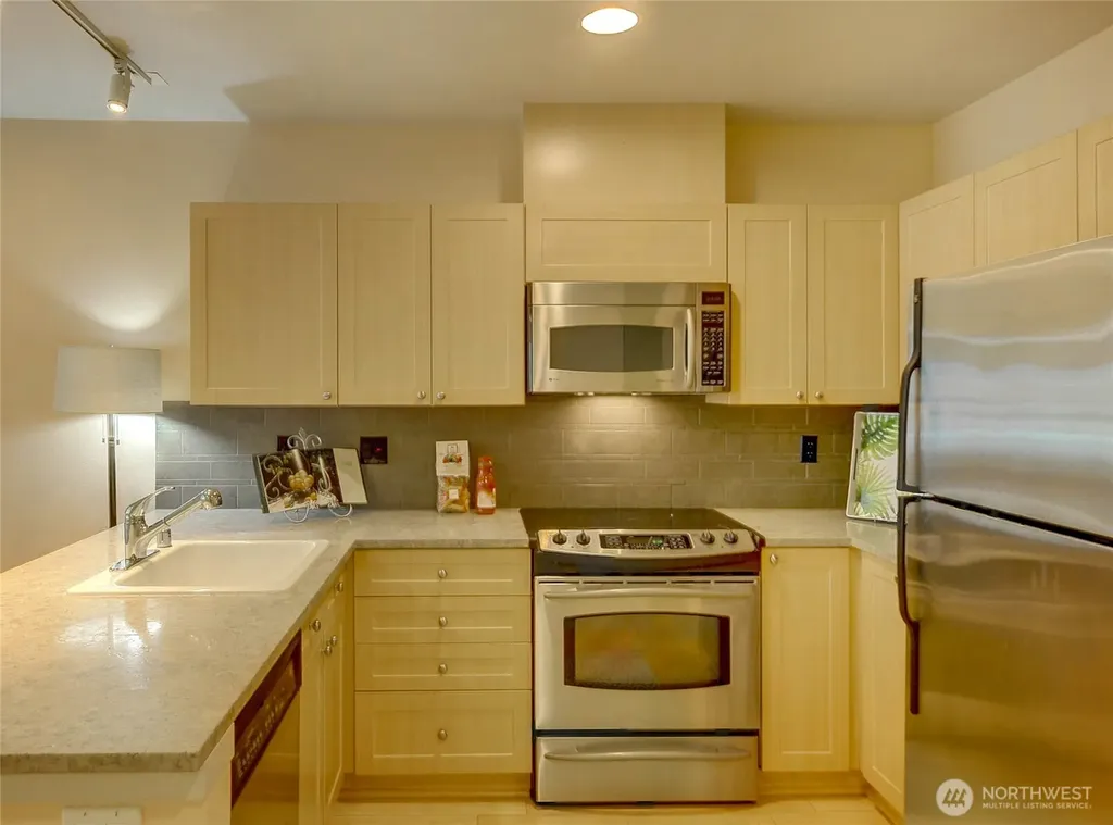 2717 Western Avenue Seattle WA 98121