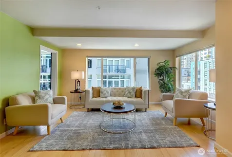 2717 Western Avenue Seattle WA 98121