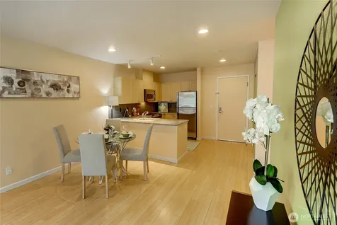 2717 Western Avenue Seattle WA 98121