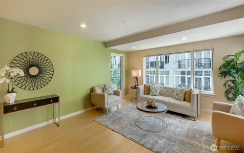 2717 Western Avenue Seattle WA 98121