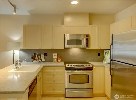 2717 Western Avenue Seattle WA 98121