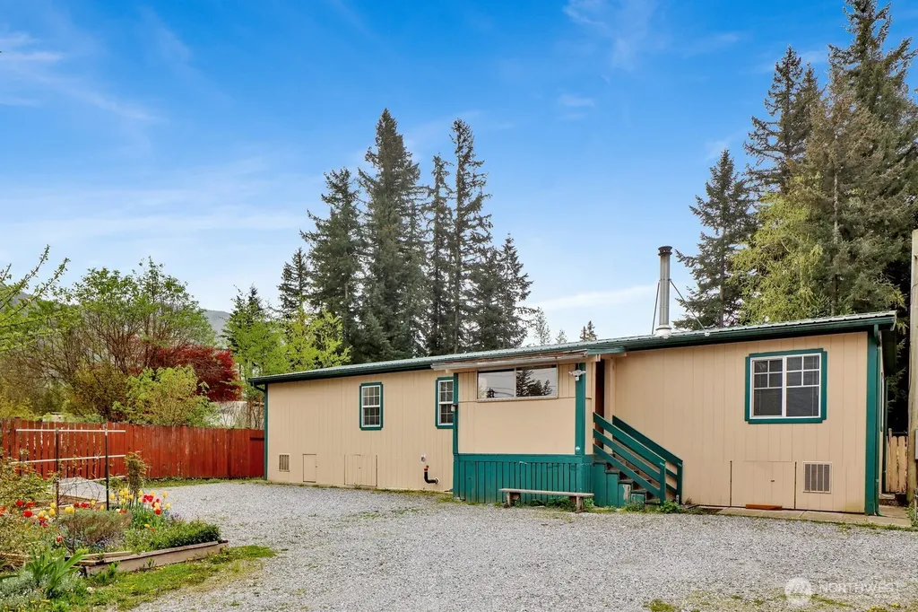 6245 Laurel Place Maple Falls WA 98266