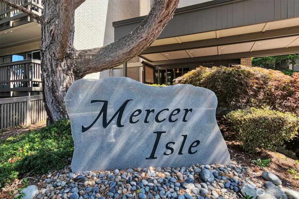 2500 81st Avenue SE Mercer Island WA 98040
