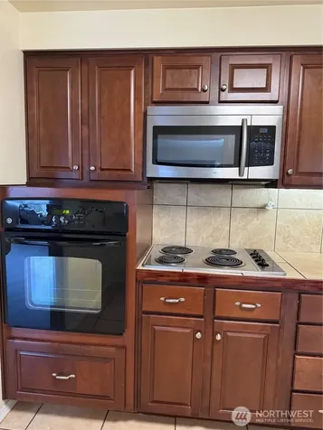 8930 7th Avenue SE Everett WA 98208