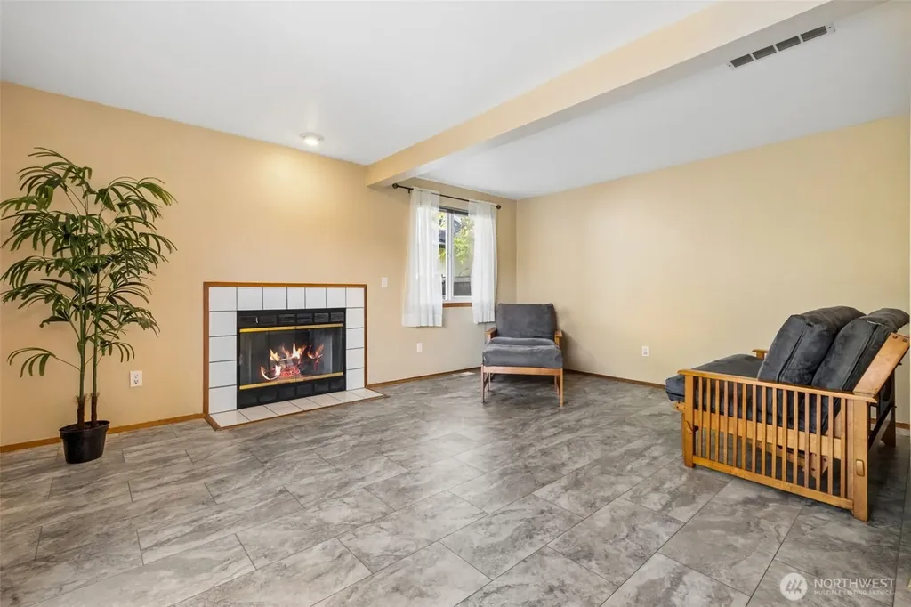 2310 20th Street SE Puyallup WA 98374