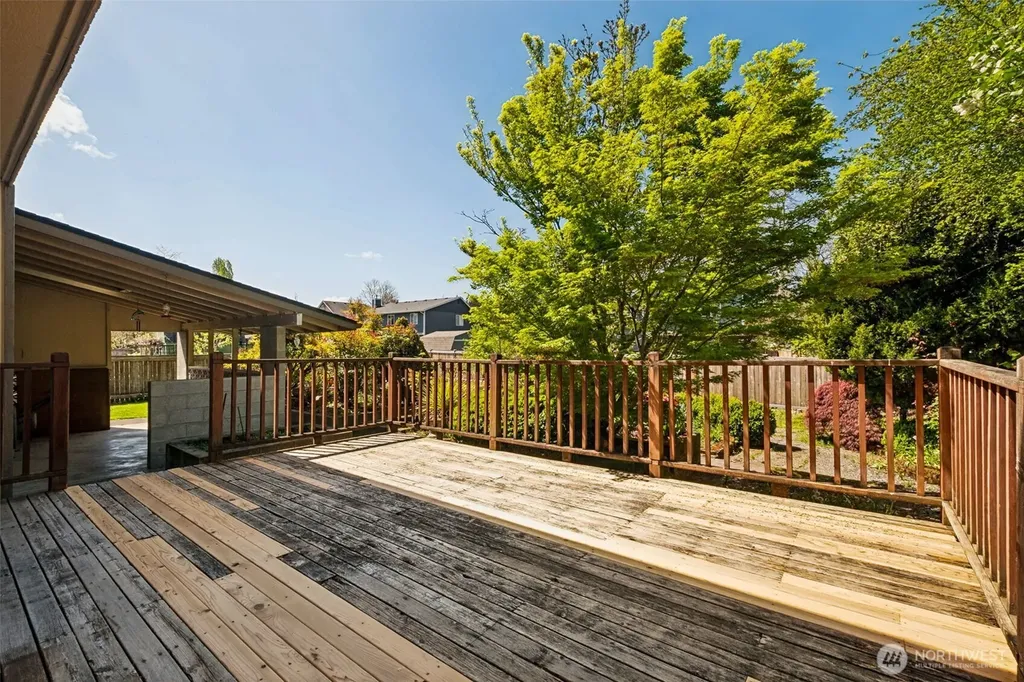 2310 20th Street SE Puyallup WA 98374