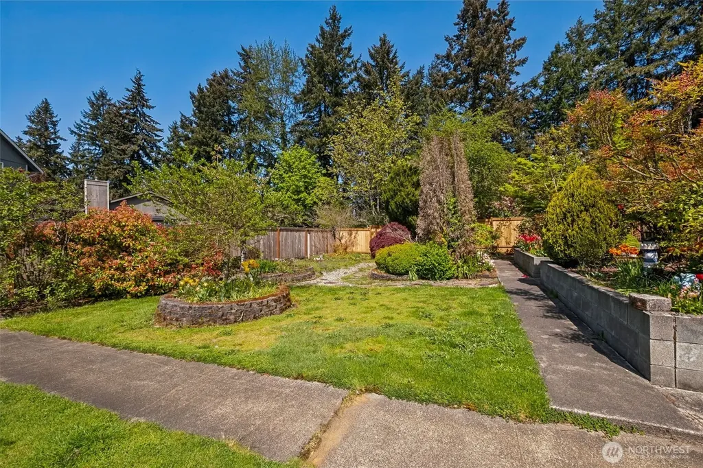 2310 20th Street SE Puyallup WA 98374
