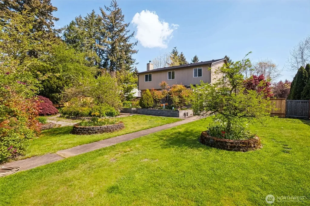 2310 20th Street SE Puyallup WA 98374