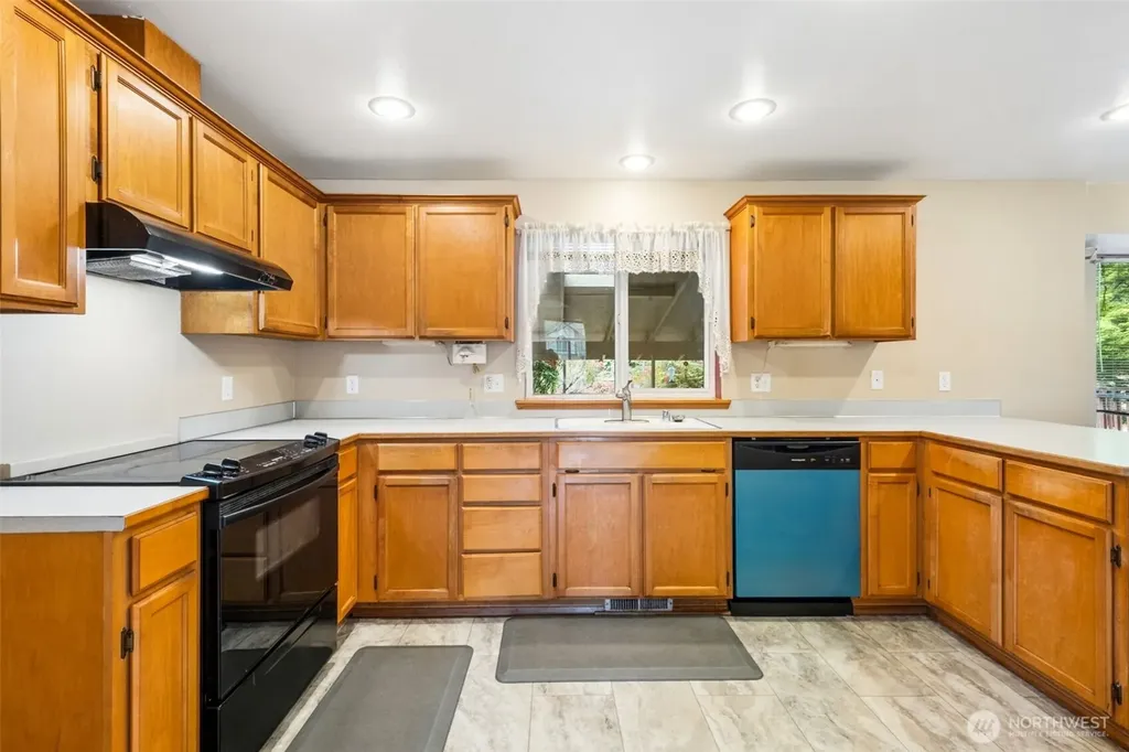 2310 20th Street SE Puyallup WA 98374