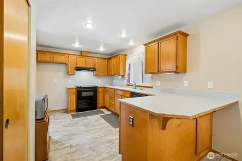 2310 20th Street SE Puyallup WA 98374