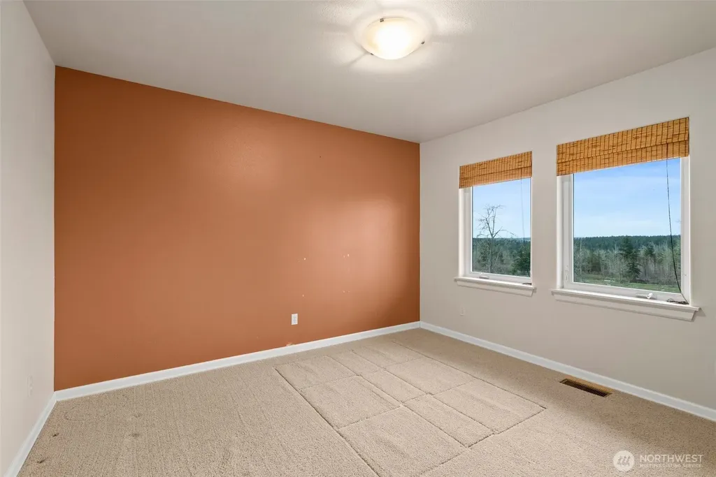 44010 14th Avenue E Eatonville WA 98328