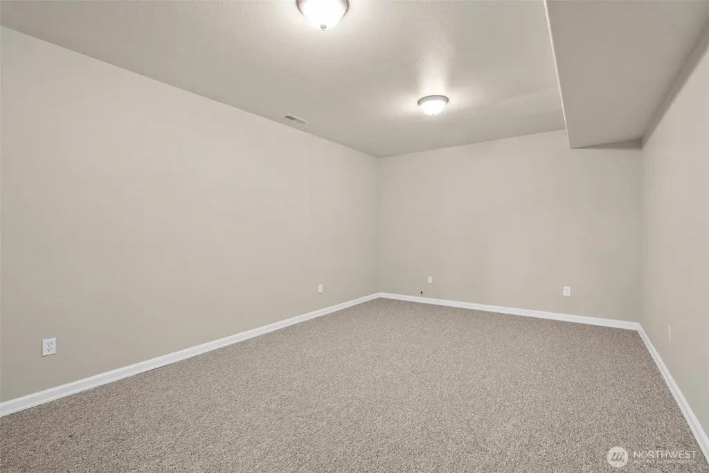 44010 14th Avenue E Eatonville WA 98328