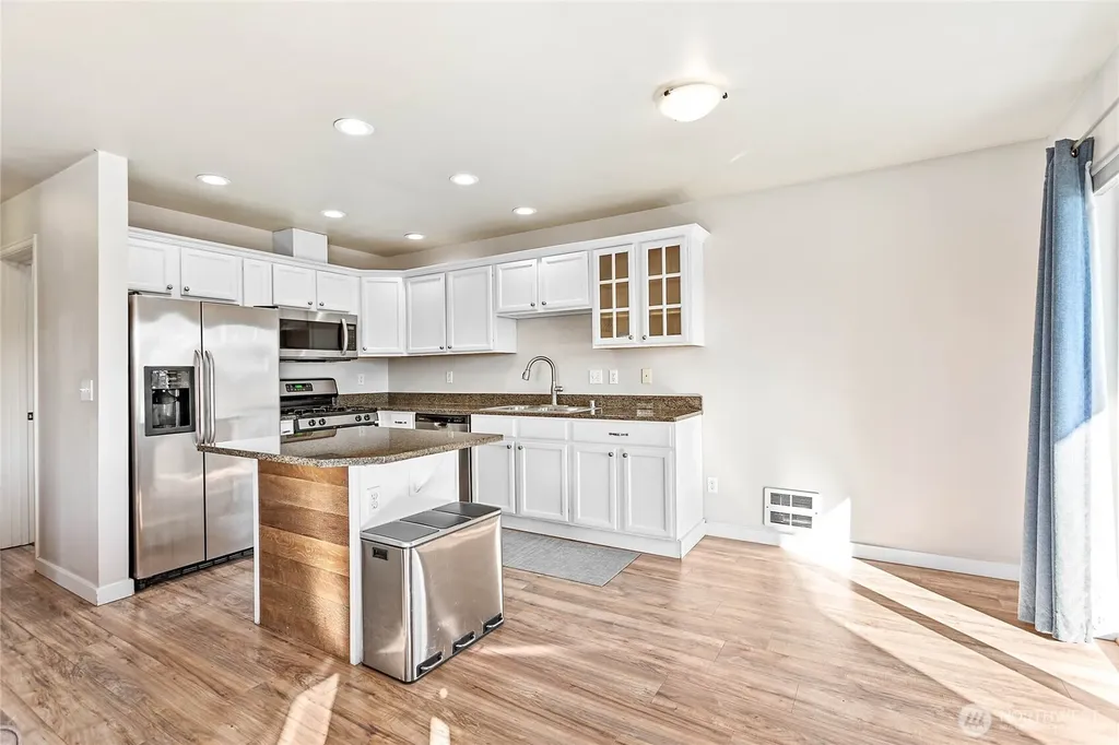 1388 Bayview Court Blaine WA 98230