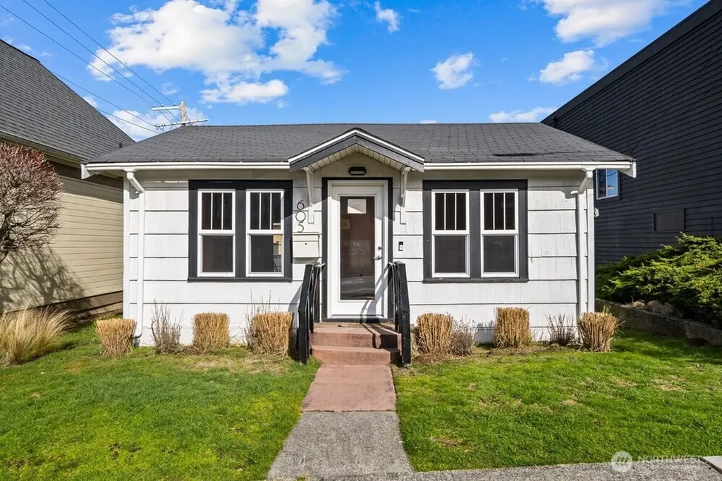 605 Main Street Edmonds WA 98020