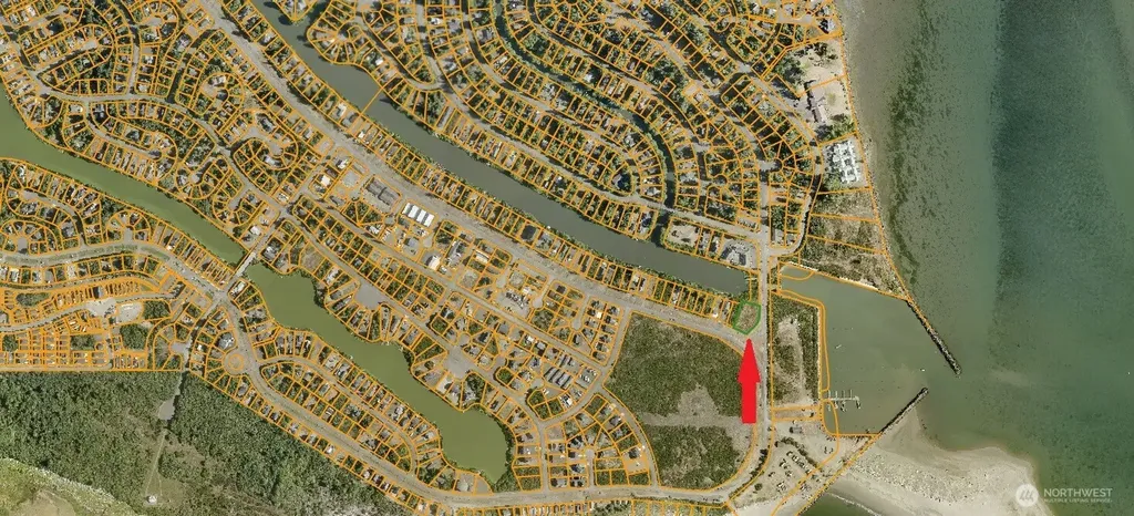 1049 Discovery Avenue SE Ocean Shores WA 98569