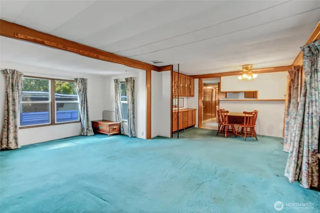 9314 Canyon Road E Puyallup WA 98371
