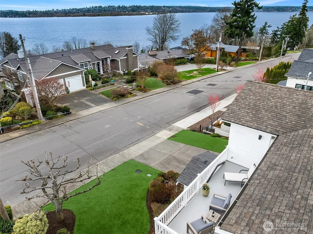 508 10th Avenue W Kirkland WA 98033